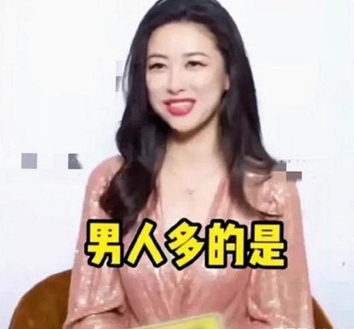 周一围神秘魅力背后:吃瓜君与吃瓜小探的娱乐镜像对比